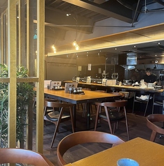 炭火焼二十丸博多店の雰囲気1
