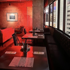 昼・夕方・夜…そのときそのときの素敵な景色をご堪能いただけます。窓際席はもちろん、フロアのお席ではパノラマビューで変化していく美しい空の色をお楽しみください。(梅田/イタリアン/ダイニングバー/デート/夜景/記念日/誕生日/サプライズ/東通り/中崎町/大阪駅/梅田駅/バースデープレート/梅田駅ディナー)