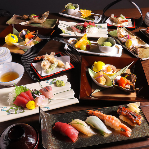 三河湾や伊勢湾の新鮮な海鮮と季節の食材にこだわった料理と、厳選したお酒を堪能◎