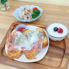 ベーコンエッグフレンチトースト