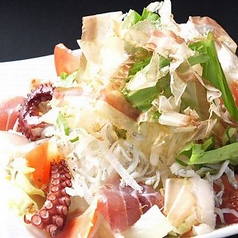 「ほほほ」特製海鮮サラダ