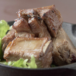 自慢のスペアリブ！チーズにディップも！