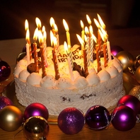 お誕生日や記念日にはメッセージ付きデザートプレート！