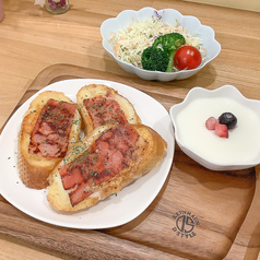 ベーコンチーズフレンチトースト