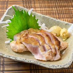 親鶏の炙り鳥刺し