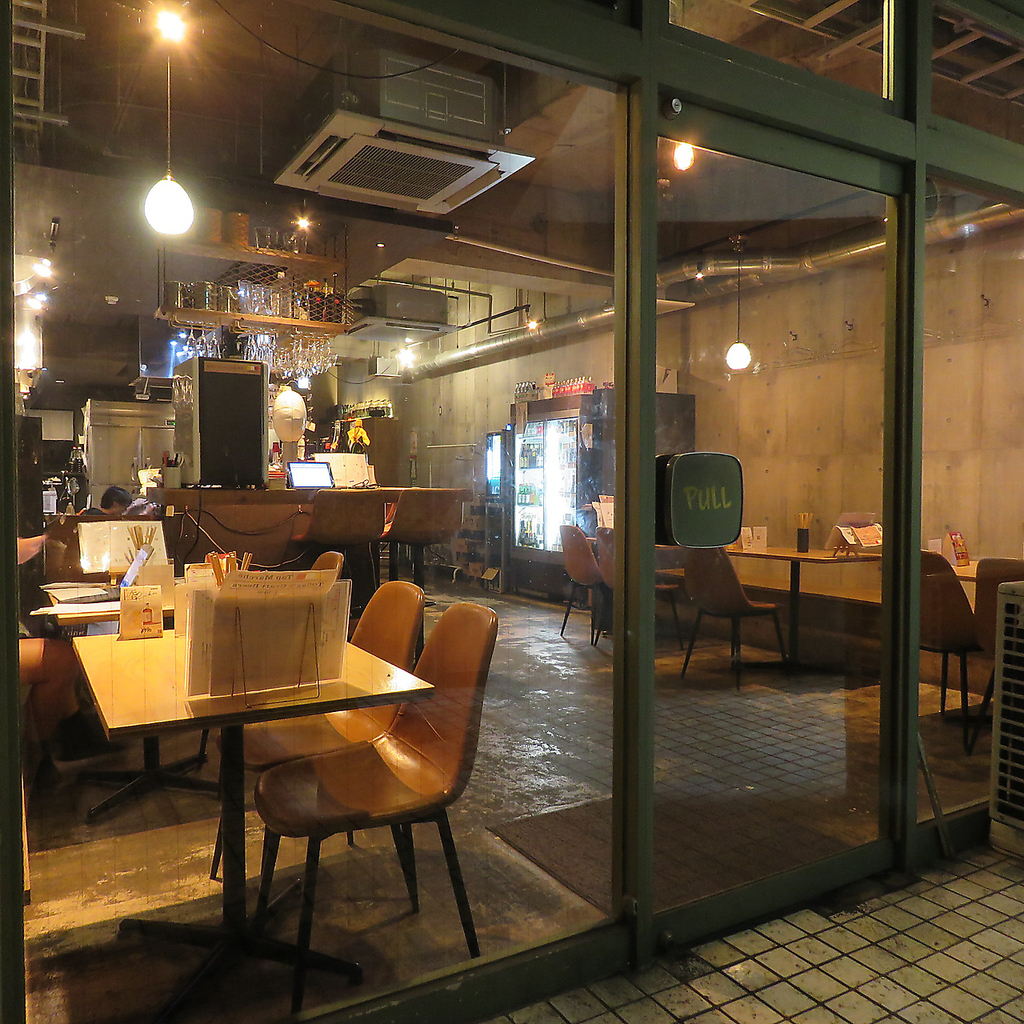 地下を降りるとなんと広々な空間！！幅広い飲み会にご利用いただけます！