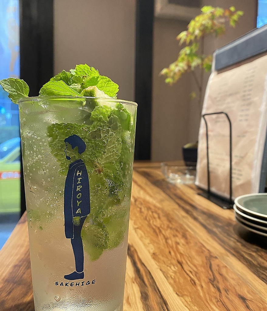 店主のこだわり、お酒の種類が自慢です。ワインに限らず、個性ある焼酎やオリジナルのカクテルも