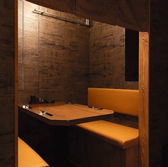 2～4名様のソファータイプのテーブル席で、プライベート利用に人気のお席です。