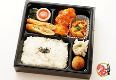 揚げ鶏チリソース中華弁当　※ご注文期限３営業日前の18時まで &nbsp;&nbsp;&nbsp;※最低注文料金　10,000円