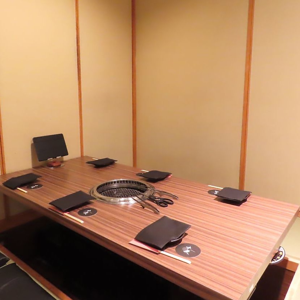 5～6名様用の半個室（喫煙可能）