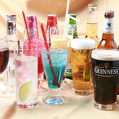 色とりどりのカクテルで心躍るひとときを