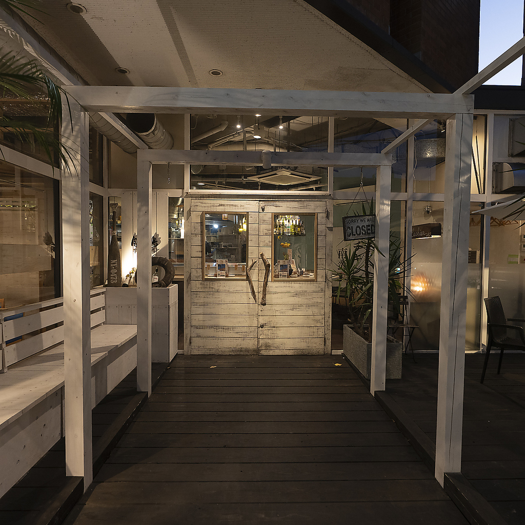 大橋で焼き鳥といえば★自由鳥・フリーバード!!海辺でBBQを連想させるおしゃれ空間♪個室席完備!!