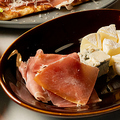 料理メニュー写真&nbsp;生ハム・チーズの盛合せ