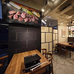 店内奥は4名様用の半個室として利用可能。