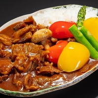 地元食材を活かした自慢の山形牛カレーをご堪能ください