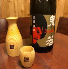 こだわりの日本酒を特製の徳利とお猪口で♪