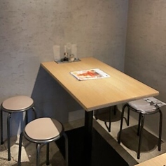 テーブル席は友人や家族とお食事をするのにピッタリ◎