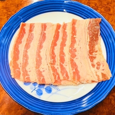 お一人様や少人数でのご利用にぴったりのカウンター席を2席ご用意しています。レトロな雰囲気が漂う店内で、自分だけの時間をゆっくりとお過ごしいただけます。仕事帰りのサク飲みにも最適です◎