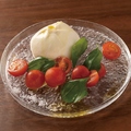 料理メニュー写真&nbsp;濃厚ブラータチーズとトマト
