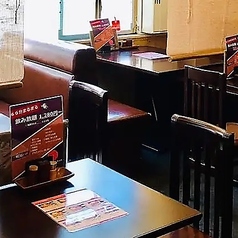 デートのご利用にもおすすめ♪2名様用のテーブルお席になります。素敵な時間をごゆっくりとお過ごしください。