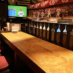 店では、20名様以下の少人数から、20人~50人、そして50名様以上の大人数まで、様々な規模の貸切に対応しております。周りを気にせず仲間とワイワイ盛り上がりたい、そんなご要望に柔軟にお応えいたします♪会社の歓送迎会や同窓会、打ち上げなど、様々なシーンに合わせてご利用いただけます。