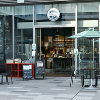 お天気の良い日にはテラス席でビールを1杯