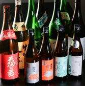 常時10種類以上の日本酒をご用意。