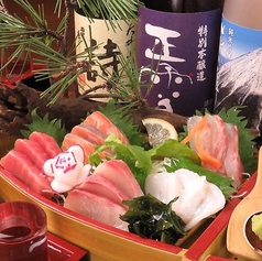 豪華★新鮮鮮魚の5種舟盛り！　1749円（税込）