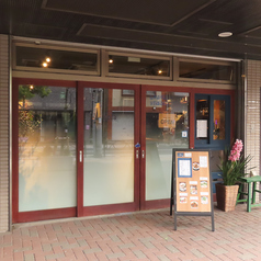 貸切でのご要望も相談お受けいたします。着席の場合は最大16名様まで対応させていただきます。立食の場合は最大25名様まで対応させていただきます。ご要望の際はお電話いただきますようお願いいたします。