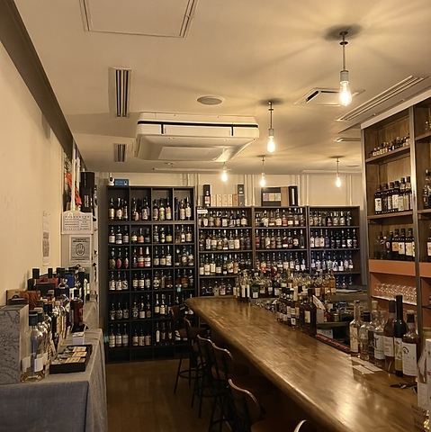 様々なお酒を味わえるお店です！