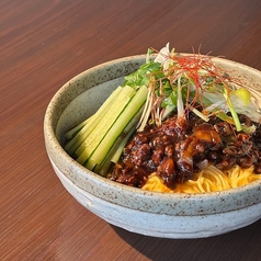 ジャージャー麺