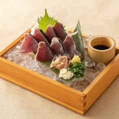 炙りたて鰹のタタキ