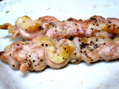 比内地鶏の麹漬けセセリ串焼き