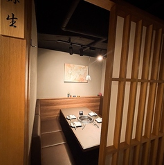 6名様用個室風景。和モダンな大人の空間で最高級のお料理を…
