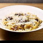 おすすめの和牛パスタ。カチョエペペスタイルというシンプルに素材を楽しむパスタとなっております。