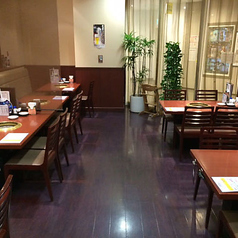 活気あふれる雰囲気でお食事を楽しめます♪少人数からグループまで対応可能です。ご友人との食事や女子会にもおすすめ♪