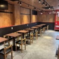 カウンター・テーブル・座敷を完備した落ち着いた雰囲気の店内を、丸ごと貸切でご利用いただけます！周りを気にせず、仲間内だけで思いっきり賑やかに過ごせるのが魅力。こだわりの逸品を囲みながら、快適で特別なひとときをお楽しみください。人数やコースのご相談もお気軽にどうぞ！