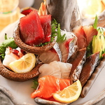 料理人が心をこめて炙る新鮮な素材！凝縮された旨みにお酒が進みます！