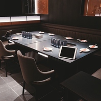 ゆったりとしたテーブル席