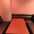 【使い勝手◎なテーブル席】雰囲気抜群の店内はデートや女子会、合コンなどにもご利用いただけます♪テーブルでは人数に合わせてレイアウトも自由自在に変更が可能です。