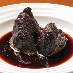 牛ほほ肉の赤ワイン煮込み
