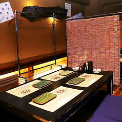 足をのばしてリラックスできるので家族連れの方もおすすめです。スペースごとの貸切利用も可能◎最大18名様までご利用いただけますので、大人数でのご利用もOKです。