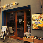 お一人様も女性の方も気軽に入りやすいお店です♪