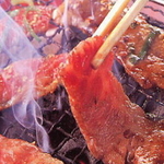 今日は焼肉が食べたいっ！と思ったら『炭火焼肉しちりん亭』へGo！炭火で炙るからお肉が旨いっ！