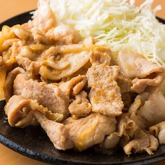 名物トンテキ！お肉の旨みを存分に味わう