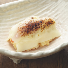 明太ポテサラ炙りチーズ／ポテサラの上でチーズがとろけます