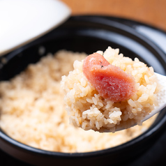 炊き立て！トッピングで楽しめる「土鍋ごはん」の写真