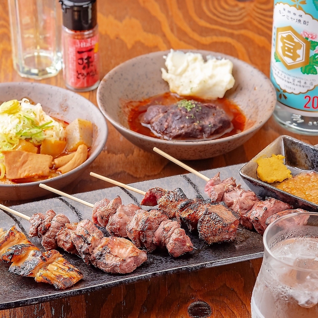 関東で修行した店主のこだわり串！定番からオリジナルまで、炭火焼きでご提供いたします。