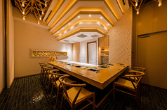 6名様以上で貸切可能。女性にも喜ばれる洗練された空間は、記念日や誕生日など大切な日にぴったりです。