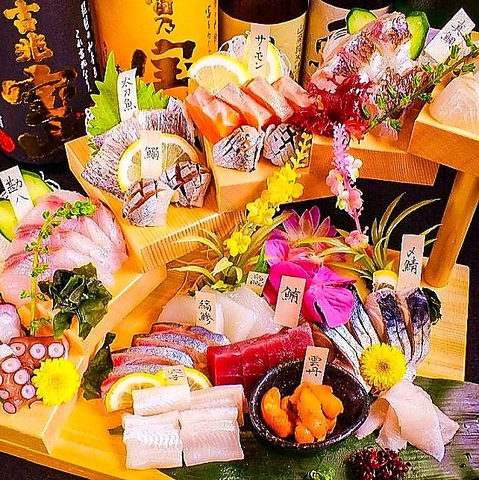 新鮮な海の幸と希少な馬刺しが味わえる赤羽の名店。落ち着いた個室空間で至福の時間を